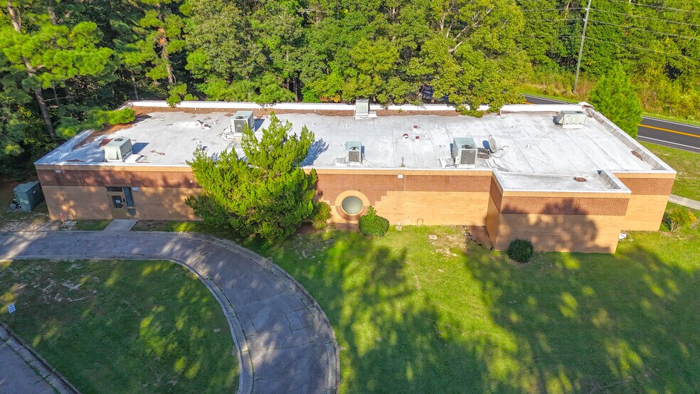 More Photos Of 1212 S Walnut St, Fairmont Medical For Sale