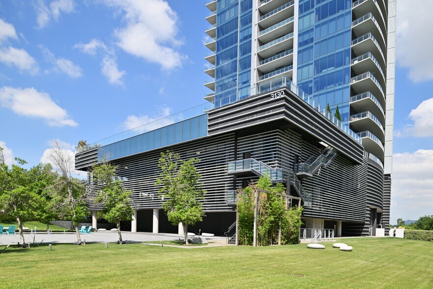 More Photos Of 3130 N Harwood St, Dallas Land For Sale