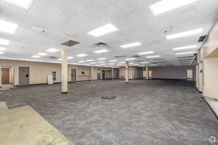 More Photos Of 500 Corporate Dr, Mahwah Light Manufacturing For Sale