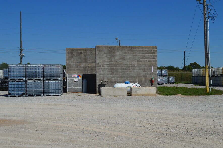 More Photos Of 1709 Enterprise Blvd, Pauls Valley Warehouse For Sale