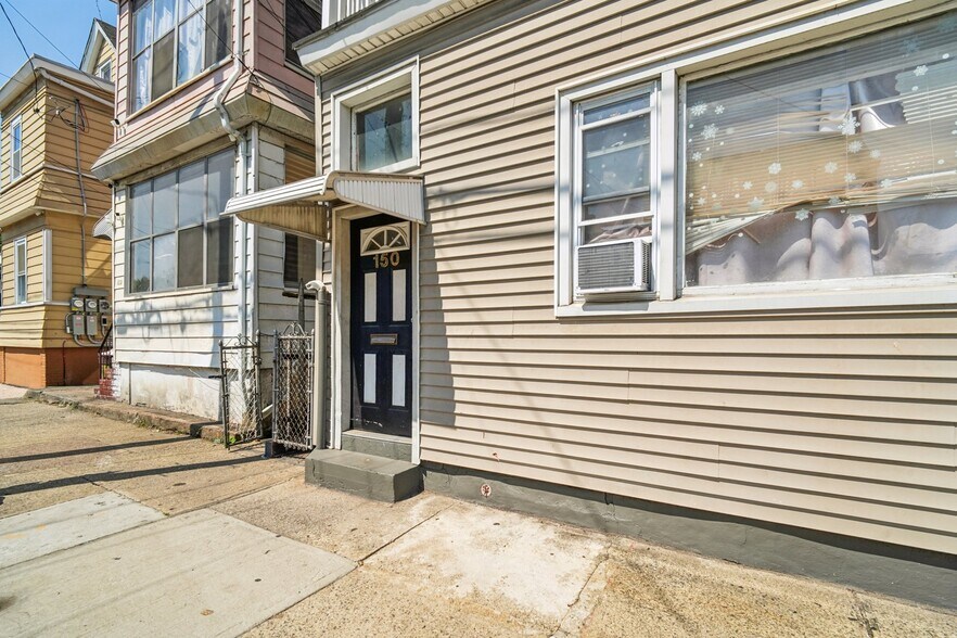 More Photos Of 150 Martin St, Paterson Apartments For Sale
