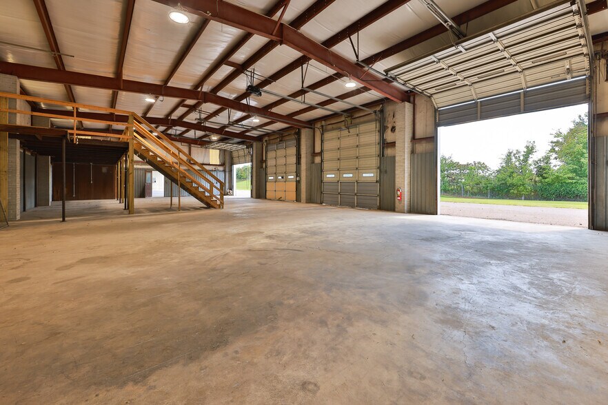 More Photos Of 397 Old Salem Rd, Martin Industrial For Sale