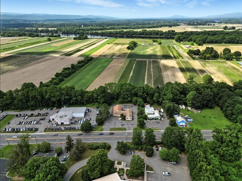 More Photos Of 48 Russell St, Hadley Restaurant For Lease