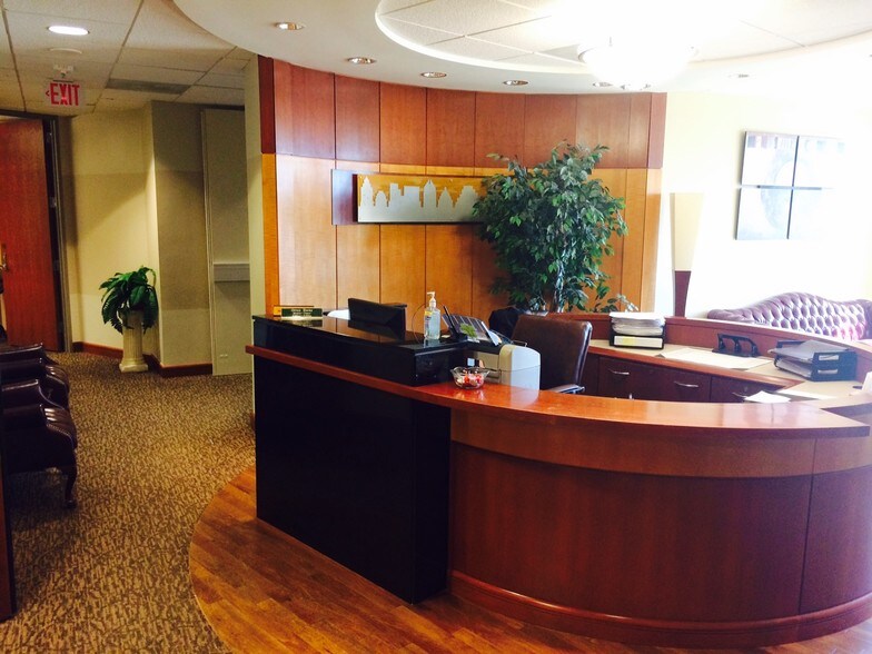 More Photos Of 700 Lavaca St, Austin Office For Lease