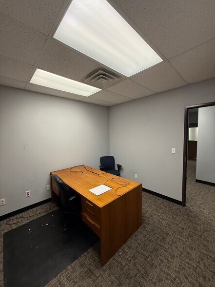 More Photos Of 1202 Industrial Dr, Warsaw Industrial For Sale