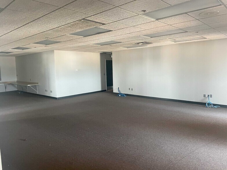 More Photos Of 425 2nd St SE, Cedar Rapids Office For Sale