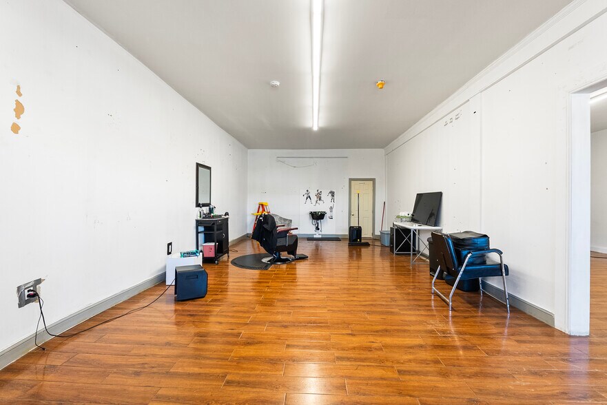 More Photos Of 215-223 N Black Horse Pike, Runnemede Apartments For Lease