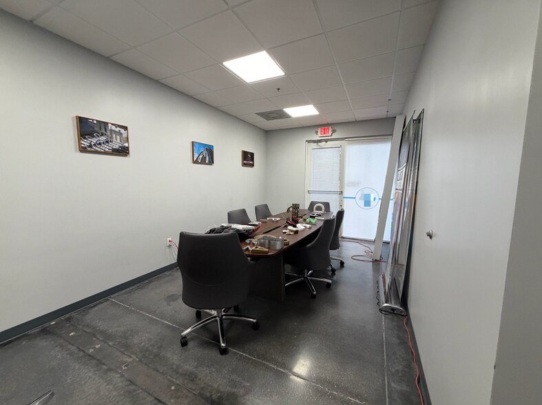 More Photos Of 8010 Sunport Dr, Orlando Light Distribution For Sale