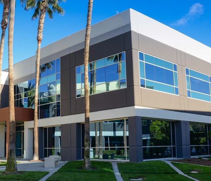 More Photos Of 25391 Commercentre Dr, Lake Forest Coworking Space