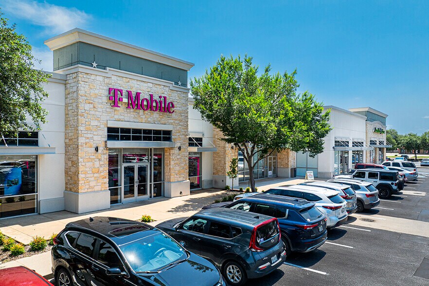 More Photos Of 5000 S Hulen St, Fort Worth Unknown For Lease