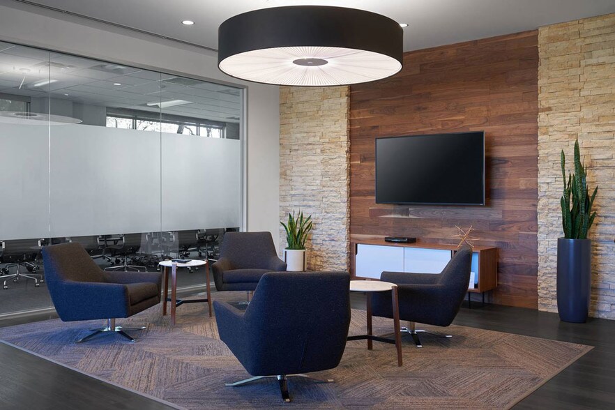 More Photos Of 7500 Rialto Blvd, Austin Unknown For Lease