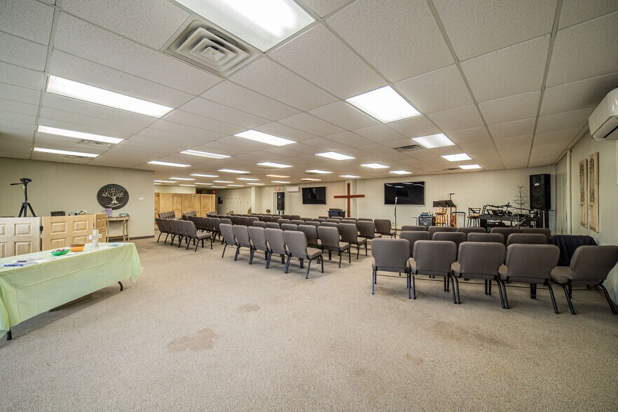 More Photos Of 3530 Park Plaza Rd, Paducah Flex For Lease