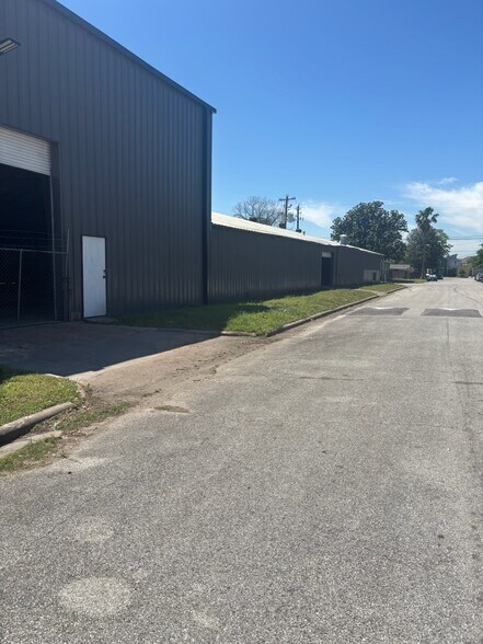 More Photos Of 4218 Cochran St, Houston Land For Sale