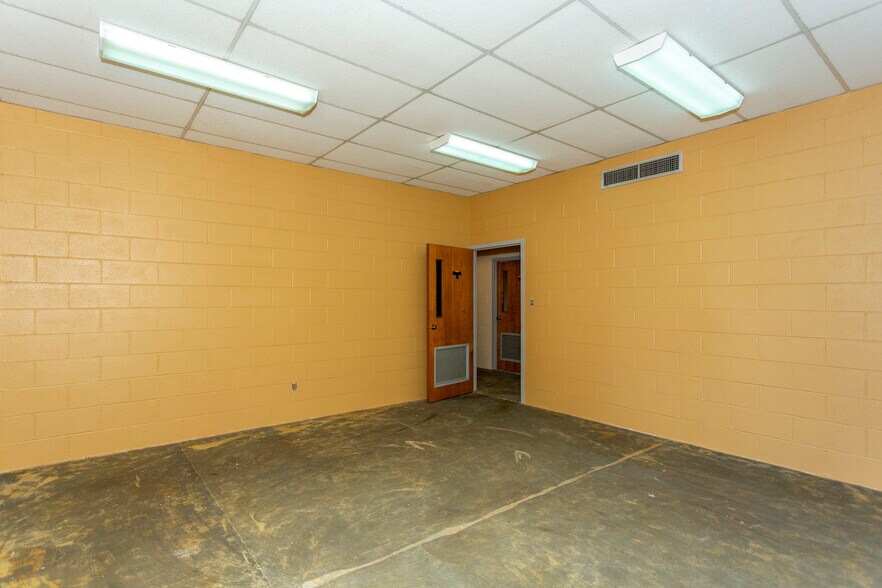 More Photos Of 2001 Avenue Z, Birmingham Religious Facility For Sale