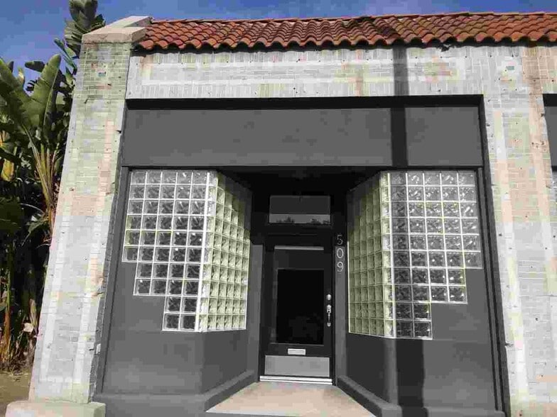 More Photos Of 501-509 W Foothill Blvd, Monrovia Office For Lease