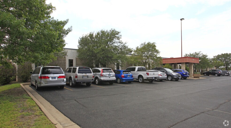More Photos Of 2215 Kramer Ln, Austin Flex For Lease