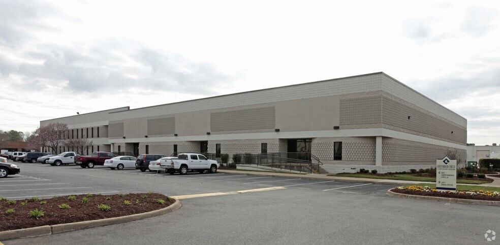 More Photos Of 825 Greenbrier Cir, Chesapeake Unknown For Lease