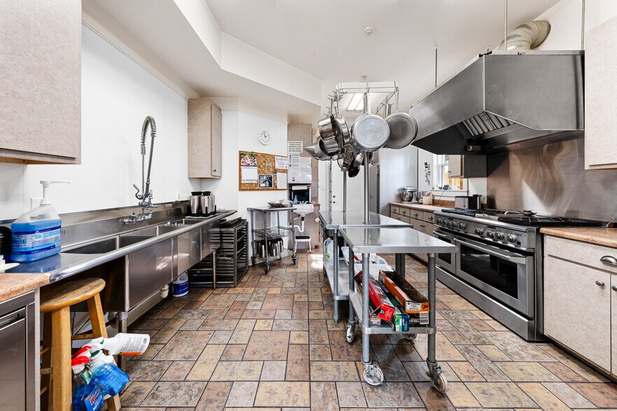 More Photos Of 202 S Mobile St, Fairhope Hospitality For Sale