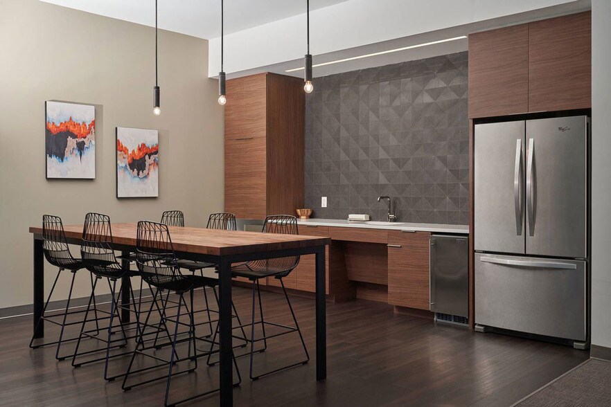 More Photos Of 7500 Rialto Blvd, Austin Unknown For Lease