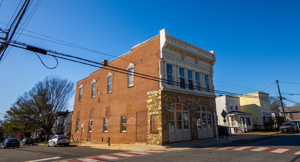 Primary Photo Of 900 Montgomery St, Laurel Office For Sale