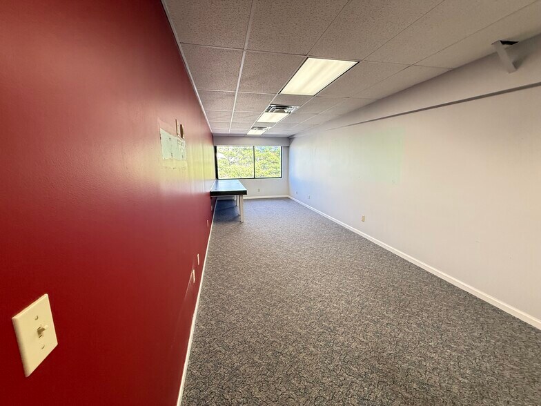 More Photos Of 11834 Capital Way, Louisville Warehouse For Lease