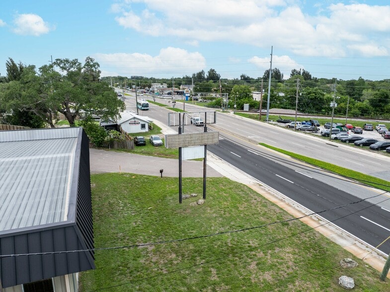 More Photos Of 8820 66th St, Pinellas Park Warehouse For Lease
