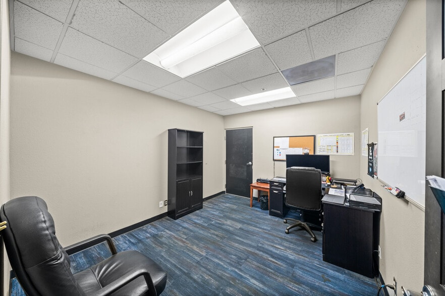 More Photos Of 4081 Seaport Blvd, West Sacramento Warehouse For Lease