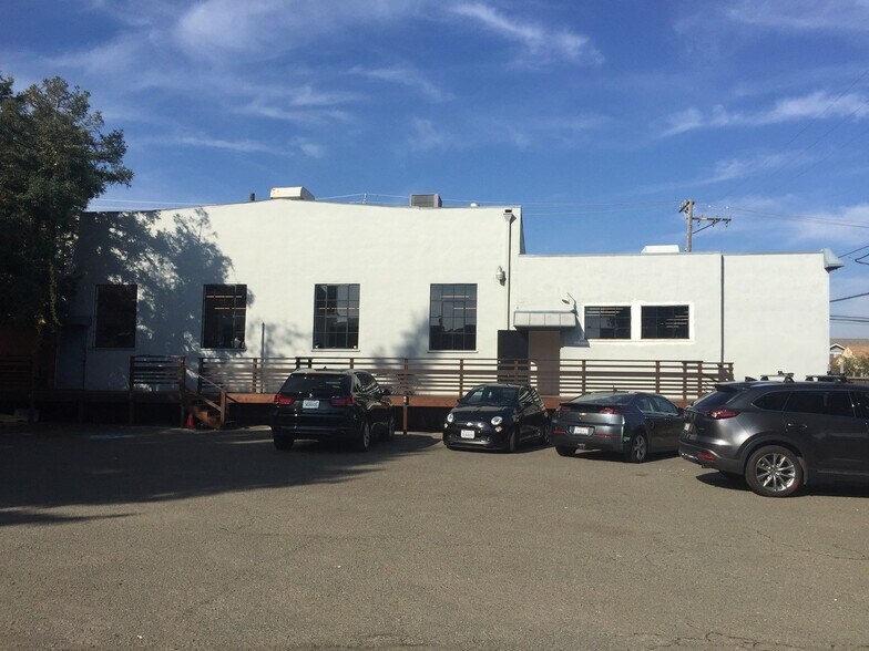 More Photos Of 1300 Elmer St, Belmont Warehouse For Lease
