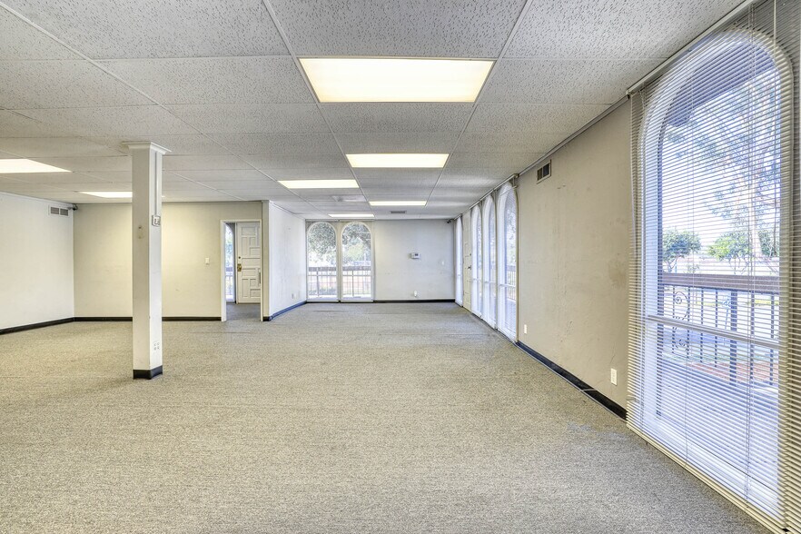 More Photos Of 17772 Irvine Blvd, Tustin Office For Lease