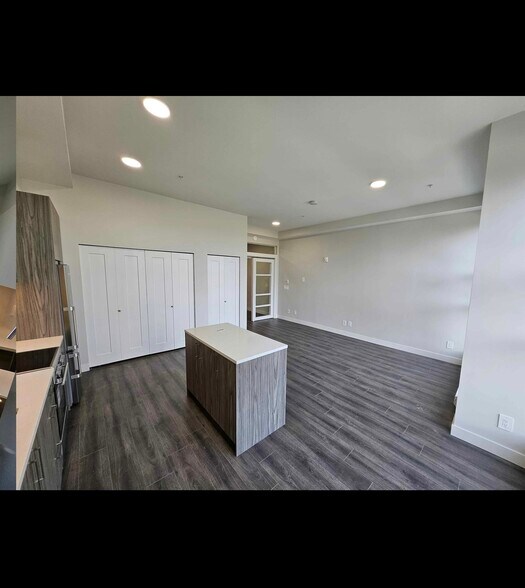 More Photos Of 5535 Hastings St, Burnaby Apartments For Lease