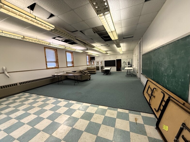 More Photos Of 33328 Main St, Townville Manufacturing For Sale