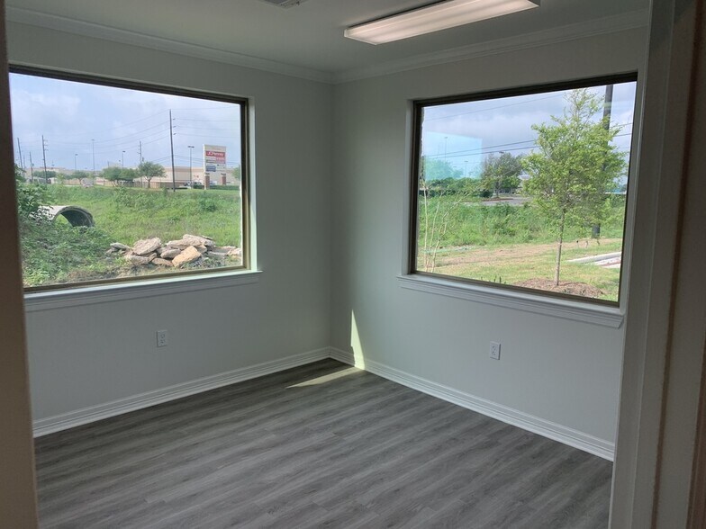 More Photos Of 2743 Smith Ranch Rd, Pearland Unknown For Lease