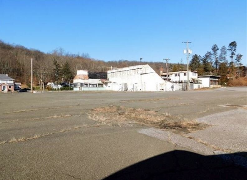 More Photos Of 974 Route 17, Southfields Restaurant For Sale