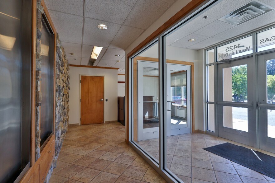 More Photos Of 1425 Mountain Dr N, Bethlehem Office For Sale