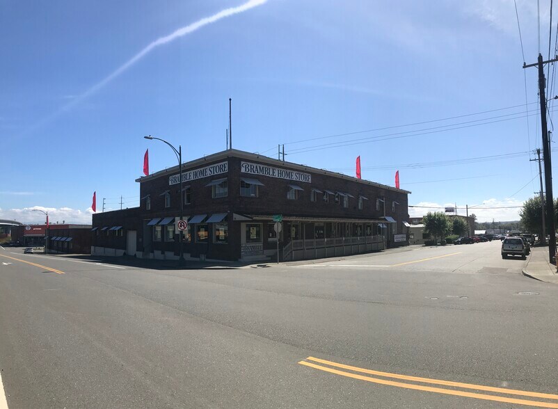 Primary Photo Of 3210 Hewitt Ave, Everett Freestanding For Sale