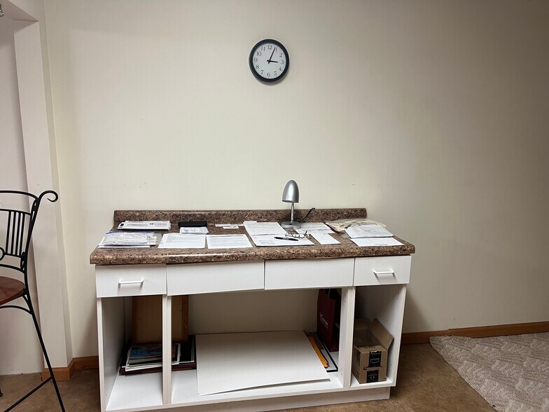 More Photos Of 300 E Broadway Blvd, Johnston City Specialty For Sale