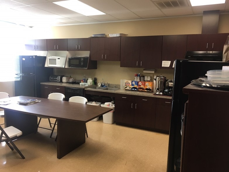 More Photos Of 15310 Park Row, Houston Office For Lease