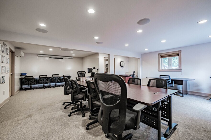 More Photos Of 352 Warren Ave, Portland Office Residential For Lease