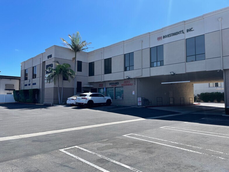 More Photos Of 17111 Beach Blvd, Huntington Beach Office For Lease