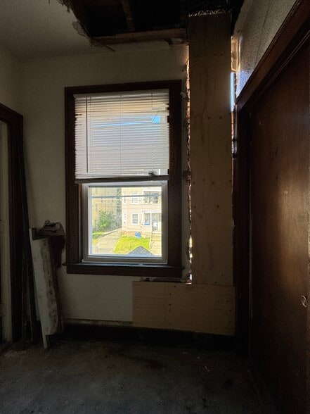 More Photos Of 102 Rowe Ave, Hartford Apartments For Sale