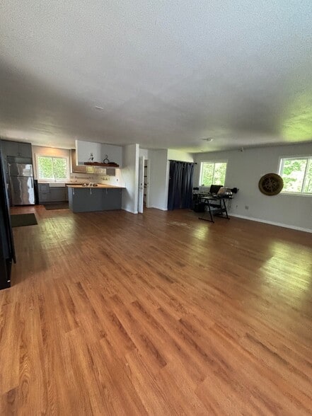 More Photos Of 15350 NE Sandy Blvd, Portland Office Residential For Sale