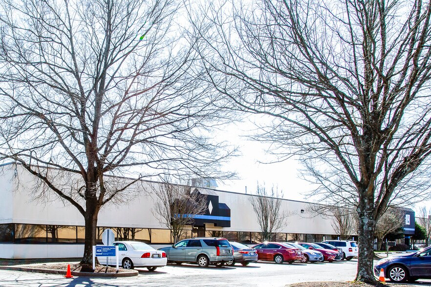 More Photos Of 2231 S Centennial Ave, Aiken Office For Lease