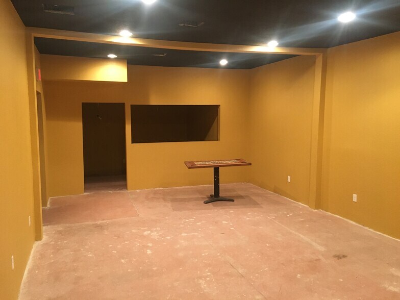 More Photos Of 1018 Union, Selma Storefront Retail Residential For Sale