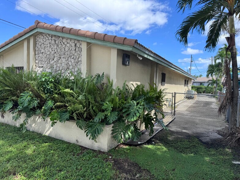 More Photos Of 2660 SW 3rd St, Miami Office For Sale