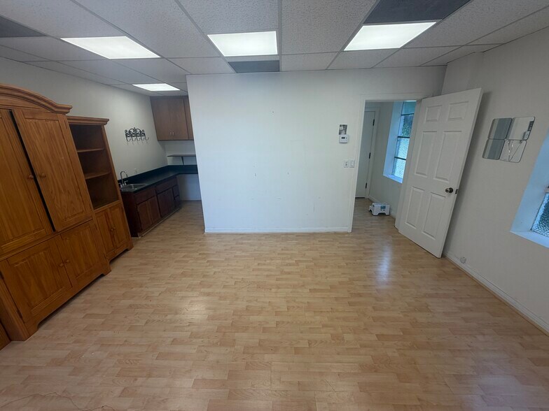 More Photos Of 337 S Beverly Dr, Beverly Hills Office For Lease