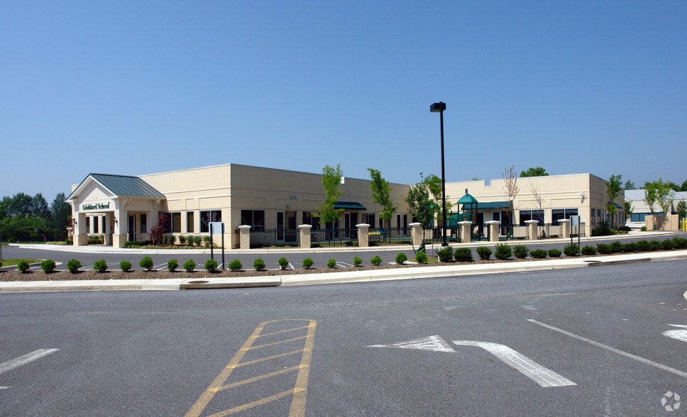Primary Photo Of 900 Wind River Ln, Gaithersburg Office For Sale