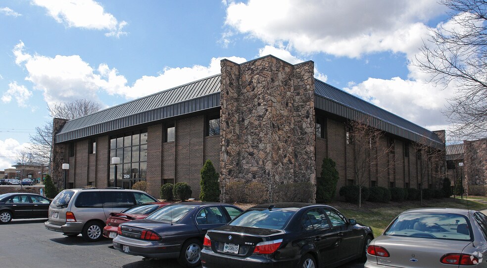 More Photos Of 2505 N 124th St, Brookfield Office For Lease