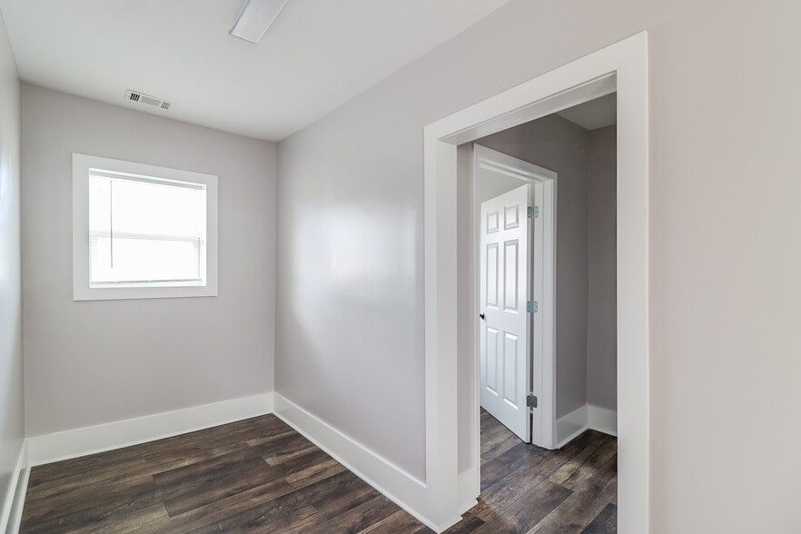 More Photos Of 104 W Candler St, Winder Medical For Sale