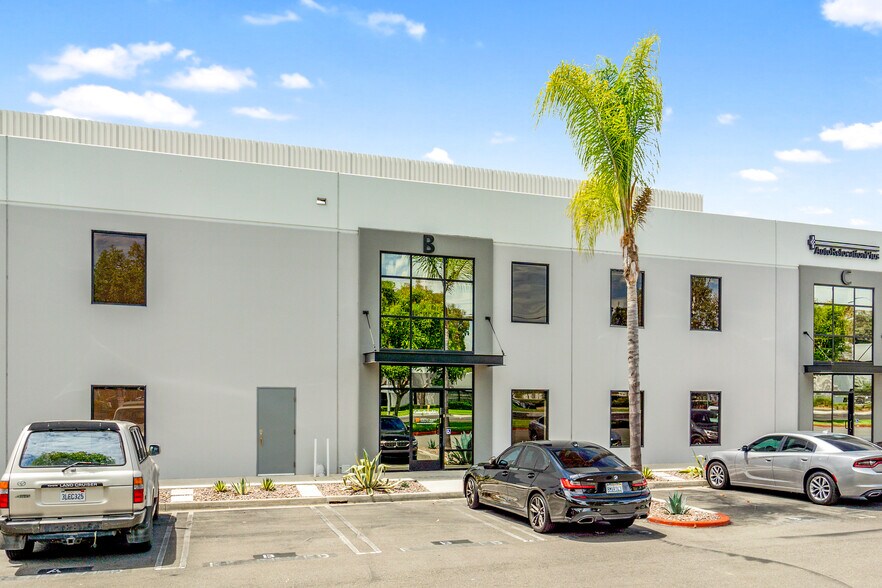 More Photos Of 1382 Valencia Ave, Tustin Research And Development For Lease