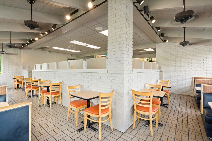 More Photos Of 1020 Horse Creek Rd SW, Darien Restaurant For Sale